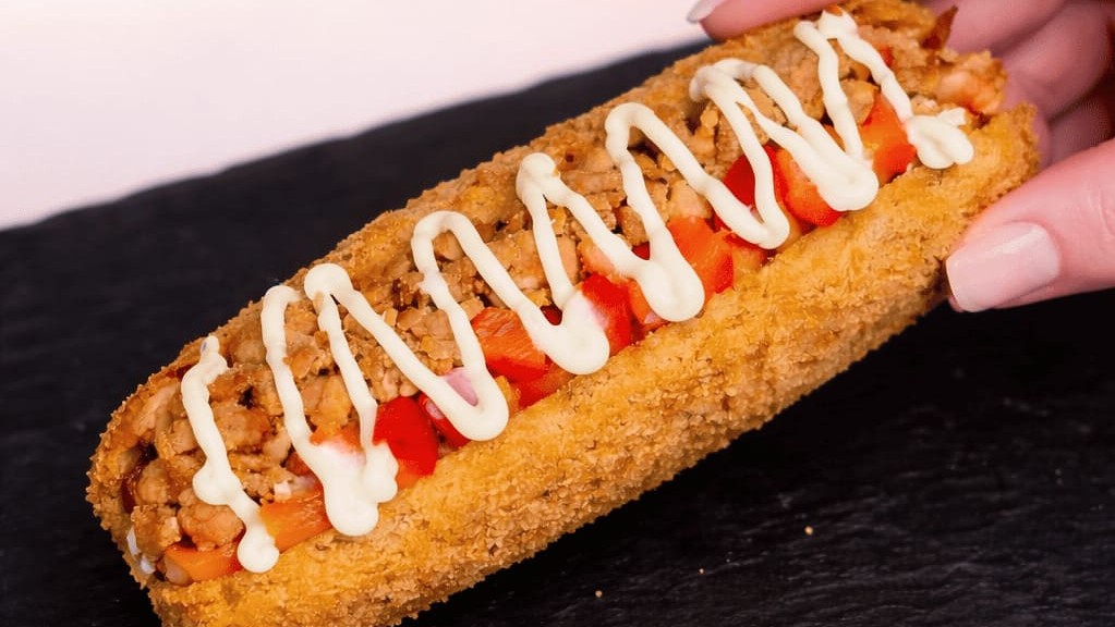 Kinder Dog with Grilled Salmon